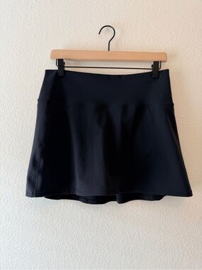 Vuori Volley Skirt Black Size Medium VW3005 Like New Athletic Tennis Skort